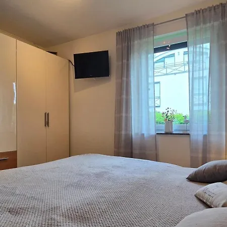 Kl32 *